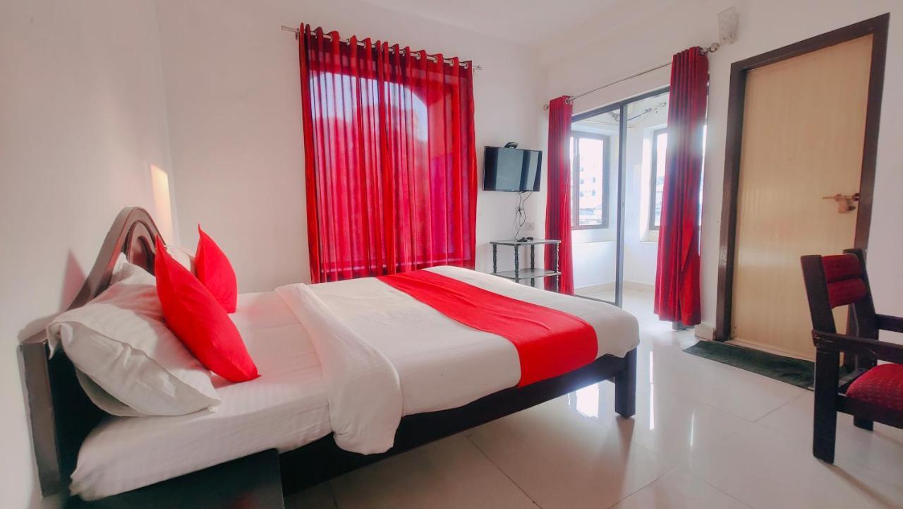 Lumino Karthika Hotel Munnar Buitenkant foto