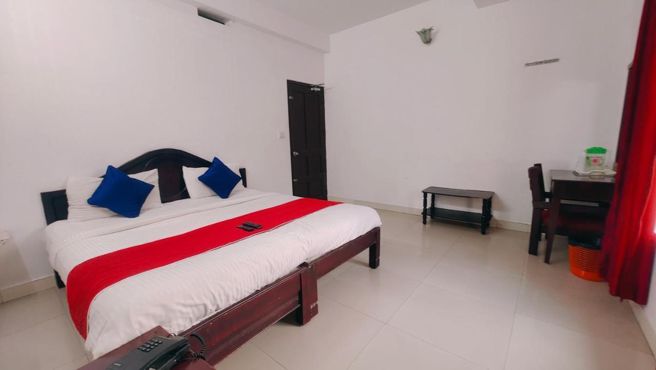 Lumino Karthika Hotel Munnar Buitenkant foto