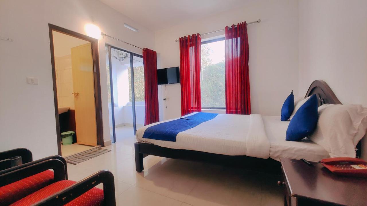 Lumino Karthika Hotel Munnar Buitenkant foto